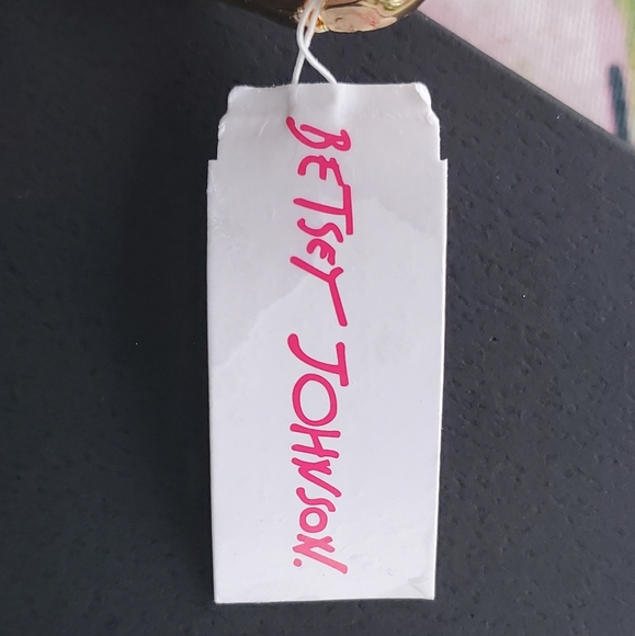 NWT Betsey Johnson Rose Hinged Bangle Bracelet, gold toned - Picture 13 of 17